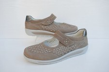 ARA MANNING TAUPE TITAN