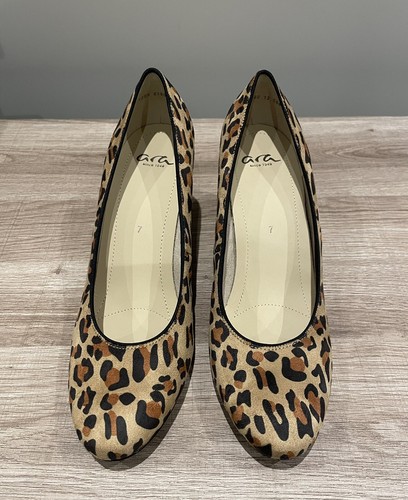 Ara marseille women animal - ara,